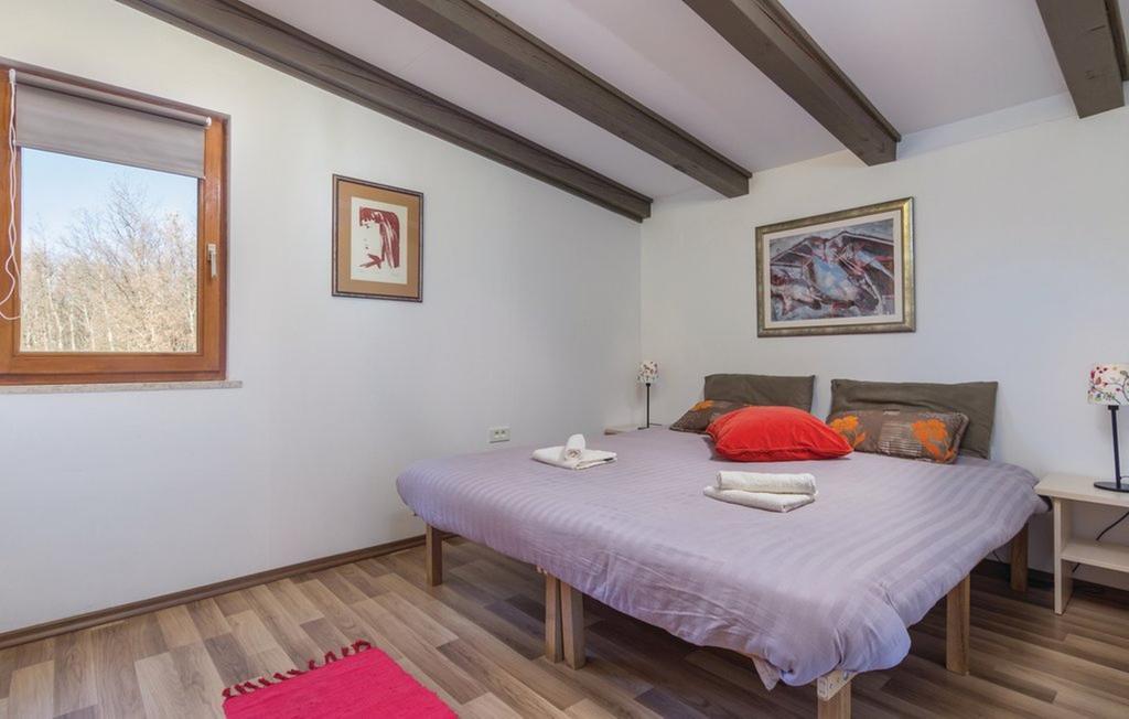 Vacation Home Latini Hum Экстерьер фото